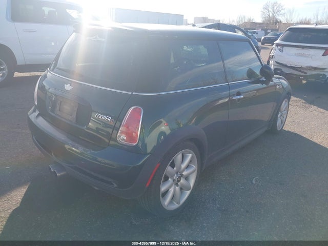 2006 MINI COOPER S WMWRE33516TL18716 Photo 3