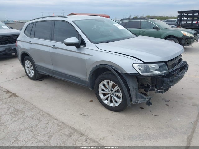 43957160 :رقم المزاد ، 3VV1B7AX8LM165039 vin ، 2020 Volkswagen Tiguan 2.0t S مزاد بيع