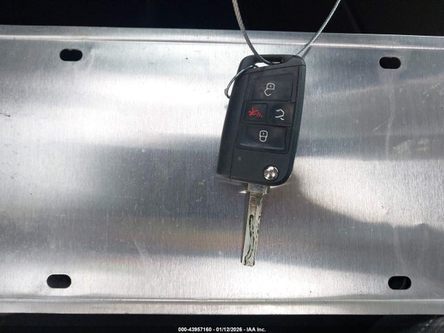 43957160 :رقم المزاد ، 3VV1B7AX8LM165039 vin ، 2020 Volkswagen Tiguan 2.0t S مزاد بيع
