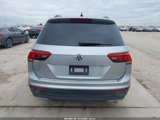 43957160 :رقم المزاد ، 3VV1B7AX8LM165039 vin ، 2020 Volkswagen Tiguan 2.0t S مزاد بيع