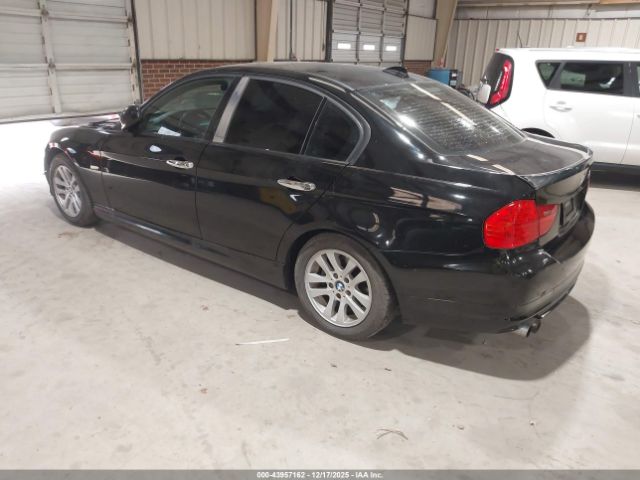 2011 BMW 328I WBAPH7G5XBNN06648 Photo 2