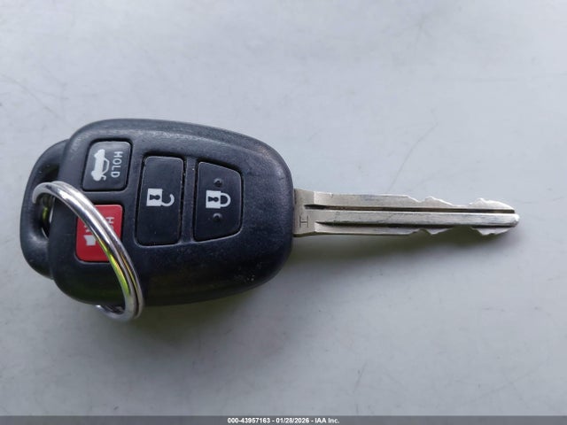 4T1BF1FK9GU180521 Toyota CAMRY SE