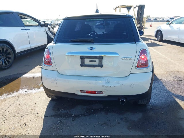 2011 MINI COOPER WMWSU3C58BT096366 Photo 5