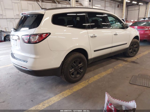 Chevrolet Traverse Ls 2017 1GNKRFEDXHJ244992 Image 4