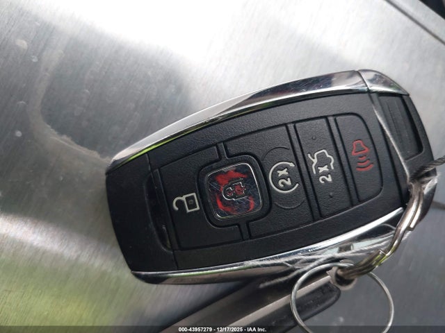 1LN6L9SK8J5606618 Lincoln Continental Select