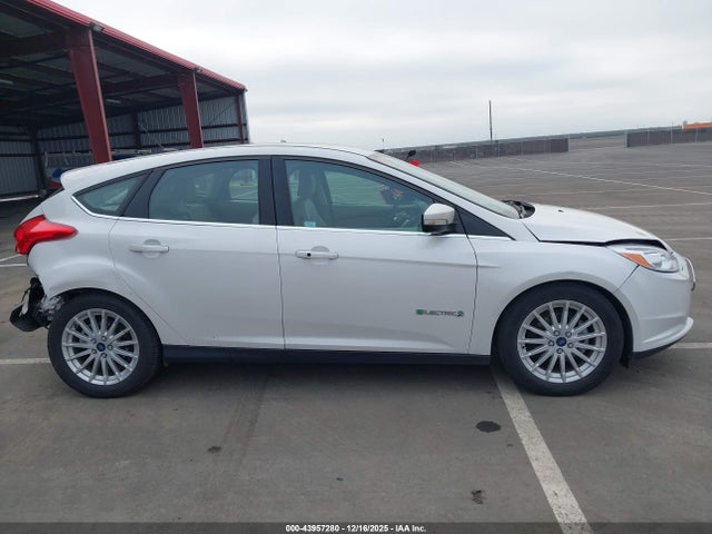 Ford FOCUS ELECTRIC 2018 1FADP3R42JL282961 Image 13