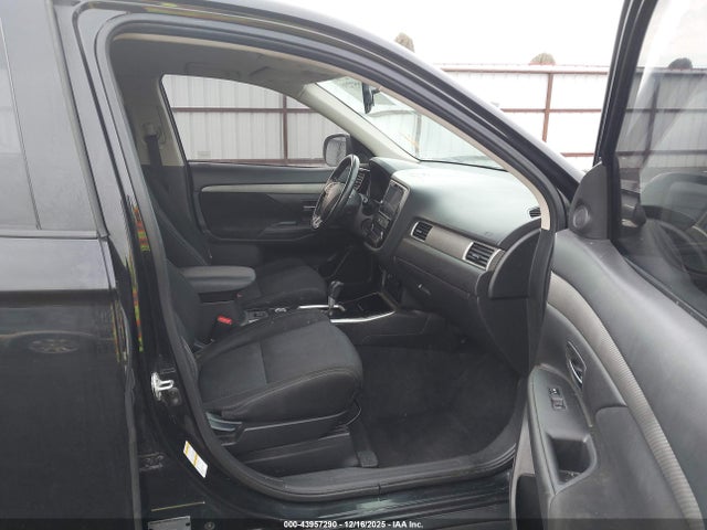 2018 MITSUBISHI OUTLANDER JA4AZ3A33JZ007231 Photo 4