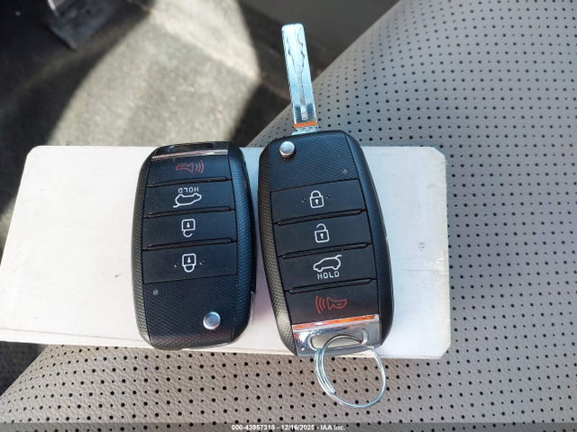 KNDP63AC9L7805711 KIA SPORTAGE S