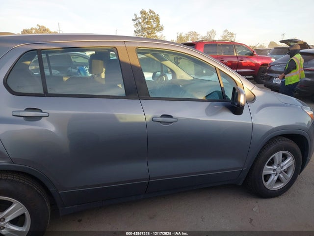 3GNCJKSB9LL144228 Chevrolet Trax Fwd Ls