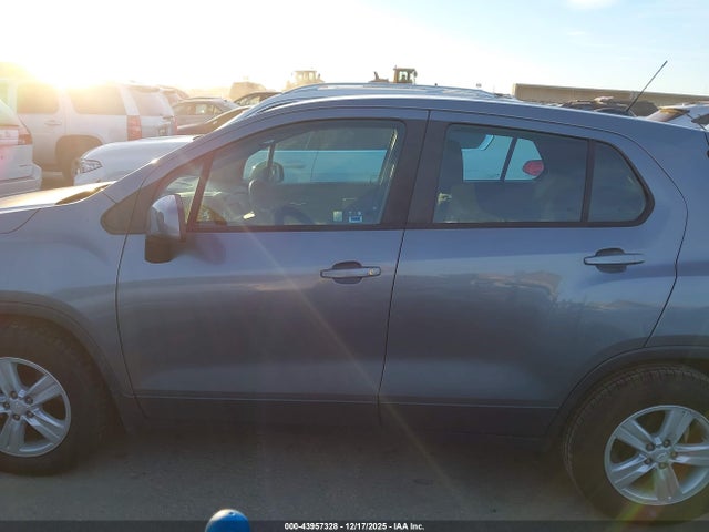 3GNCJKSB9LL144228 Chevrolet Trax Fwd Ls