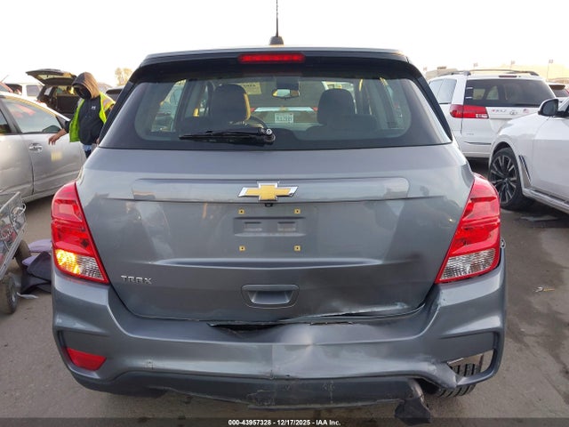 3GNCJKSB9LL144228 Chevrolet Trax Fwd Ls