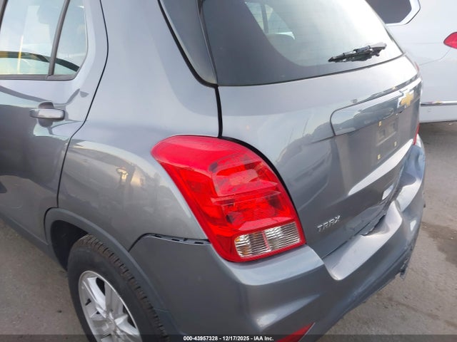3GNCJKSB9LL144228 Chevrolet Trax Fwd Ls