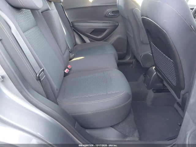 3GNCJKSB9LL144228 Chevrolet Trax Fwd Ls