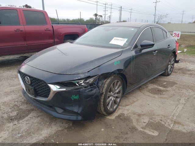 Mazda Mazda3 Preferred 2021 3MZBPACL6MM253002 Image 2