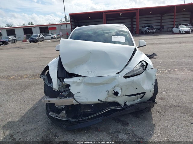2021 TESLA MODEL Y 5YJYGDEE6MF260338 Photo 5
