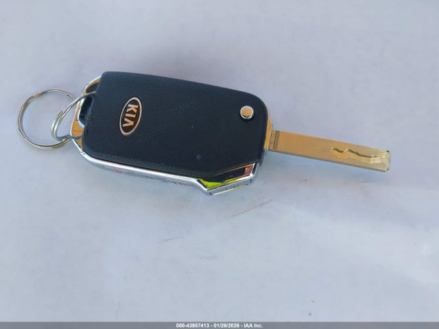 KNDJ23AU4L7108070 KIA SOUL LX