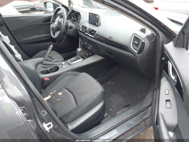 JM1BM1U79G1327091 Mazda Mazda3 I Sport