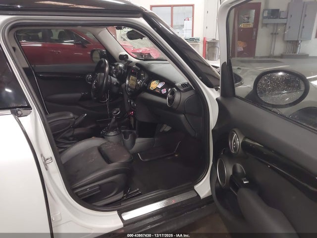 2015 MINI HARDTOP WMWXU3C51F2B57402 Photo 4