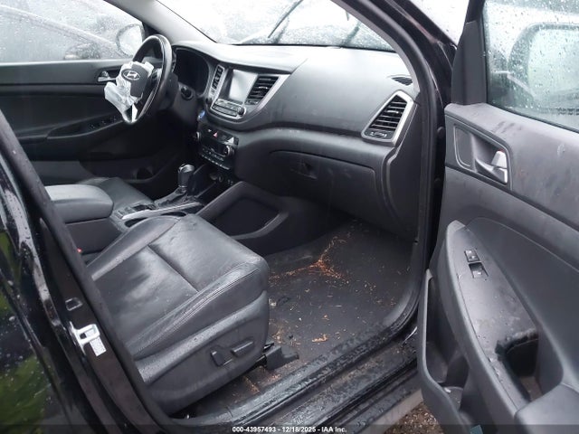 KM8J3CA4XHU524710 Hyundai Tucson Se Plus