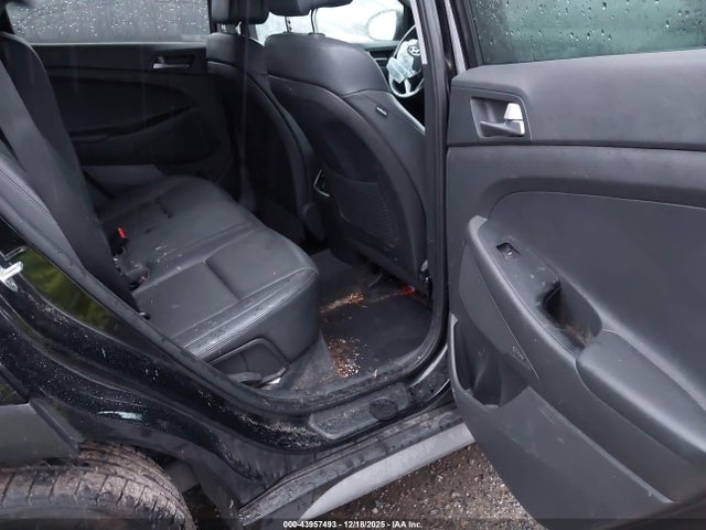 KM8J3CA4XHU524710 Hyundai Tucson Se Plus
