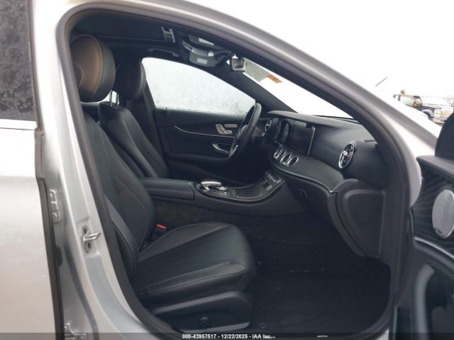 2019 MERCEDES-BENZ E 300 WDDZF4KB4KA548453 Photo 4