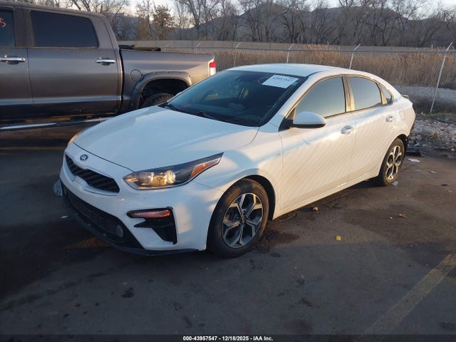 KIA Forte Lxs 2019 3KPF24AD8KE096404 Image 2
