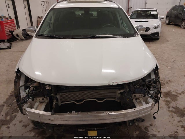 43957571 :رقم المزاد ، 2C4RC1GG6KR655425 vin ، 2019 Chrysler Pacifica Limited مزاد بيع