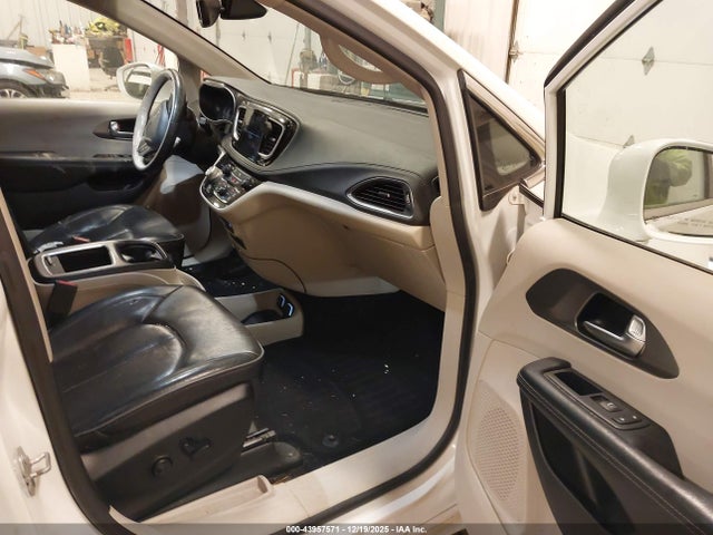 2019 CHRYSLER PACIFICA 2C4RC1GG6KR655425 Photo 4