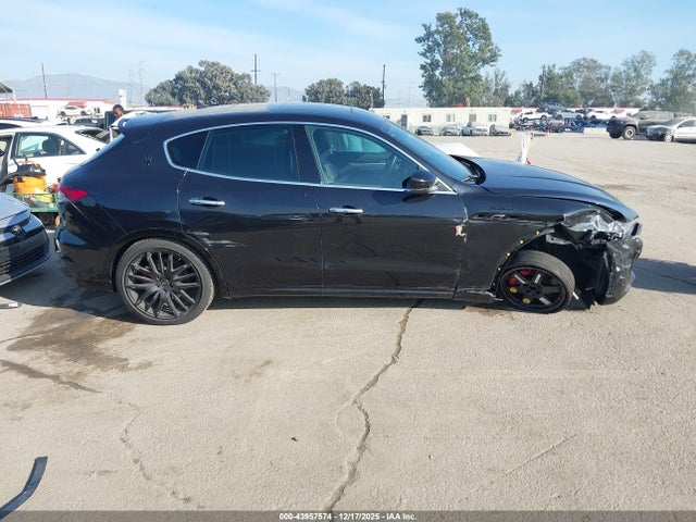 ZN661YUM3RX443734 Maserati Levante Modena Ultima