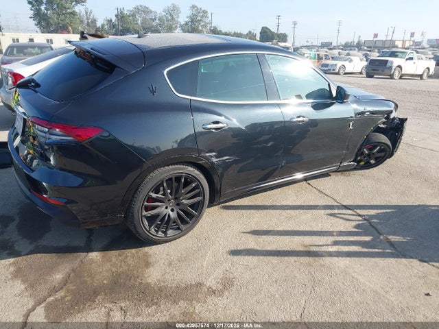 ZN661YUM3RX443734 Maserati Levante Modena Ultima