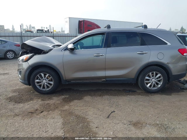 5XYPG4A58HG215031 KIA Sorento 3.3l Lx