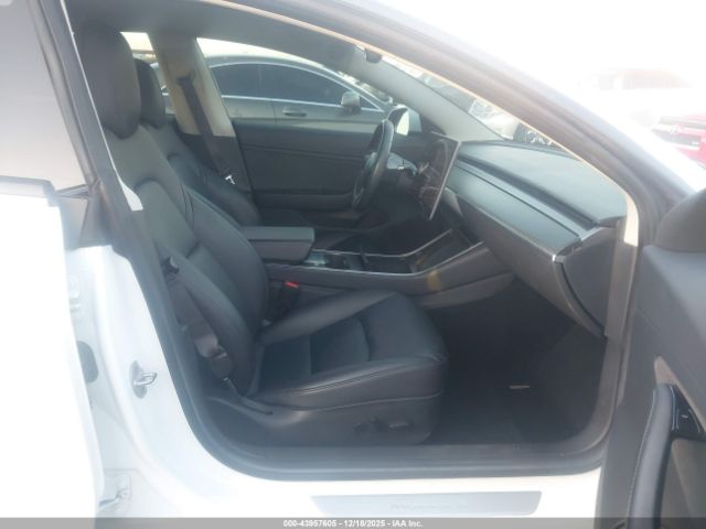 2018 TESLA MODEL 3 5YJ3E1EAXJF052518 Photo 4