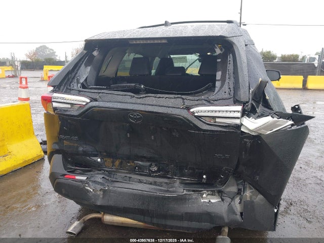 Toyota Rav4 Xle Premium 2024 2T3C1RFV6RC295827 Image 16