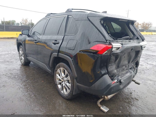 Toyota Rav4 Xle Premium 2024 2T3C1RFV6RC295827 Image 3