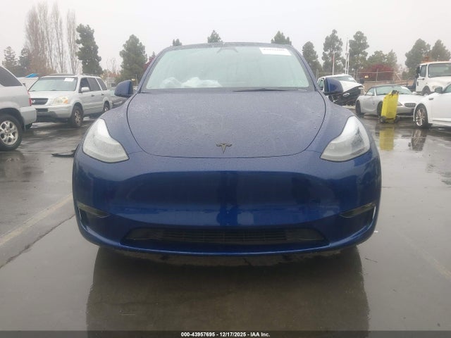7SAYGDEE8SF238602 Tesla Model Y Long Range Dual Motor All-wheel Drive