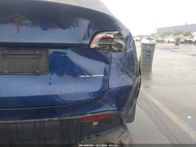 7SAYGDEE8SF238602 Tesla Model Y Long Range Dual Motor All-wheel Drive