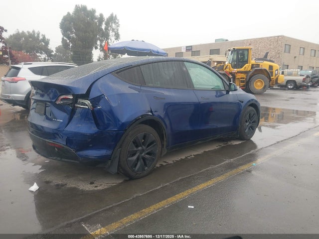 7SAYGDEE8SF238602 Tesla Model Y Long Range Dual Motor All-wheel Drive