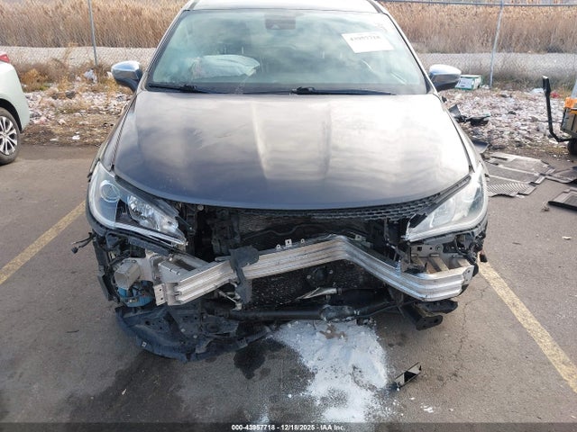 2C4RC1GG0JR117642 Chrysler Pacifica Limited