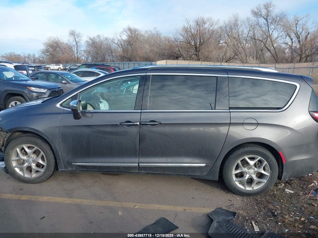 2C4RC1GG0JR117642 Chrysler Pacifica Limited
