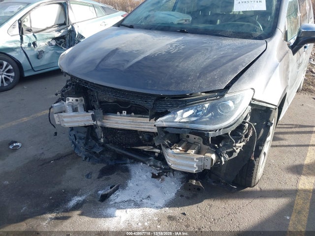 2C4RC1GG0JR117642 Chrysler Pacifica Limited