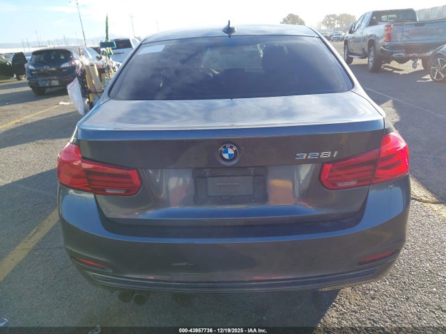 BMW 328I 2016 WBA8E9G52GNU29046 Image 15