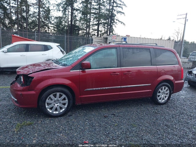 43957794 :رقم المزاد ، 2C4RC1BG8FR644519 vin ، 2015 Chrysler Town & Country Touring مزاد بيع