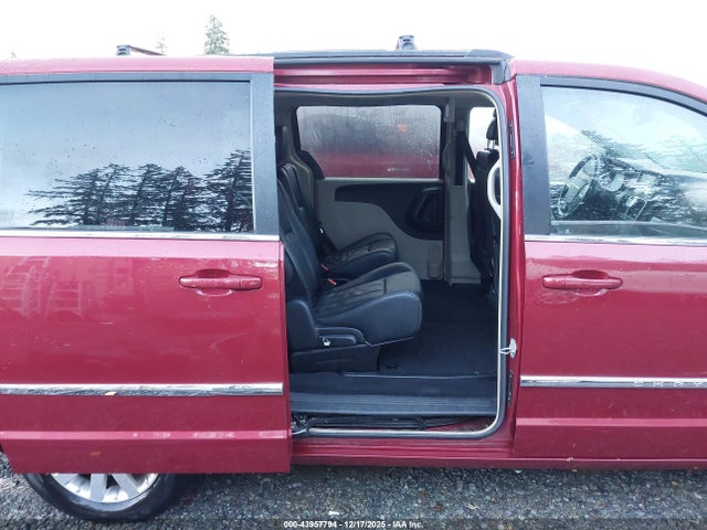 43957794 :رقم المزاد ، 2C4RC1BG8FR644519 vin ، 2015 Chrysler Town & Country Touring مزاد بيع