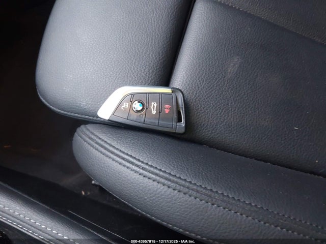 2017 BMW X1 WBXHT3C35H5F81680 Photo 10