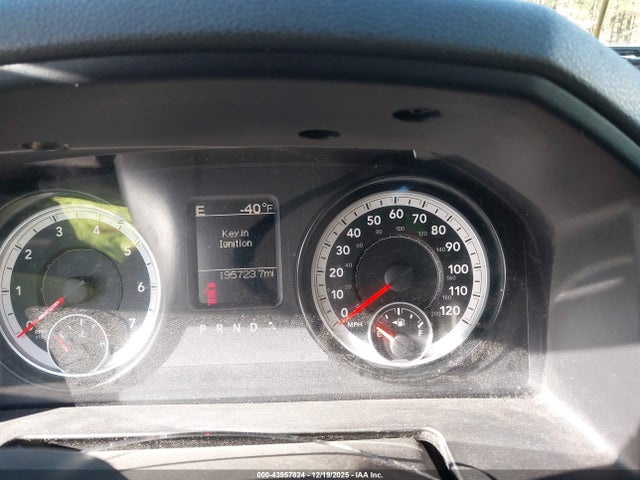 2015 RAM 1500 1C6RR6FG9FS645898 Photo 6