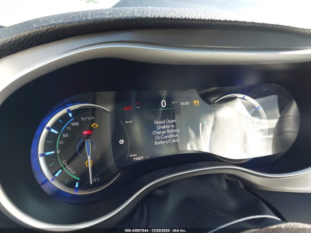 2023 Chrysler Pacifica Hybrid Touring L მანქანა იყიდება აუქციონზე, vin: 2C4RC1L77PR630840, აუქციონის ნომერი: 43957844