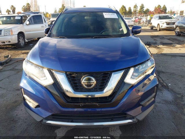 5N1AT2MTXJC808525 Nissan ROGUE SV