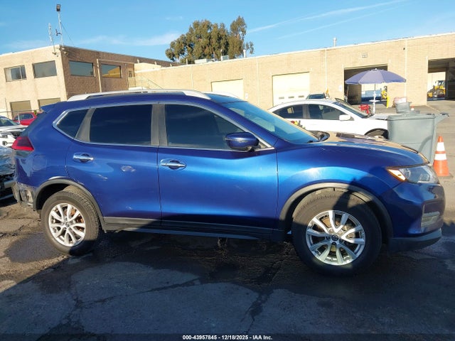 5N1AT2MTXJC808525 Nissan ROGUE SV