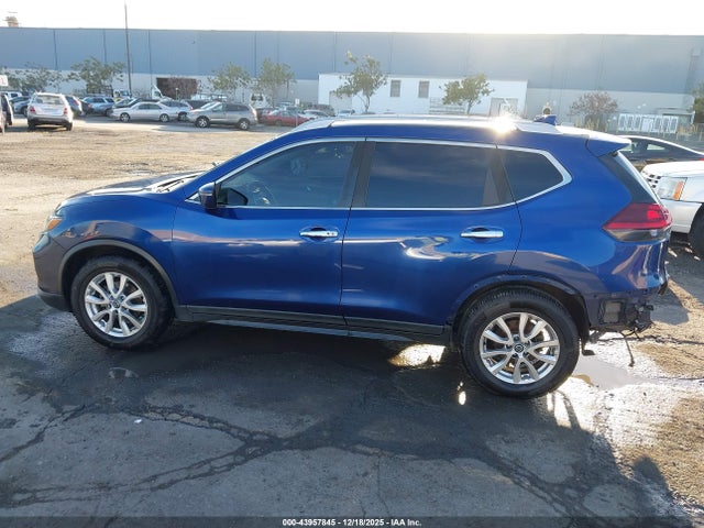 5N1AT2MTXJC808525 Nissan ROGUE SV