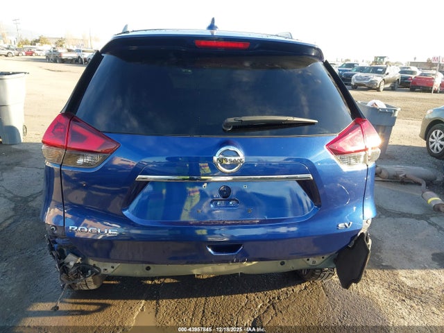 5N1AT2MTXJC808525 Nissan ROGUE SV